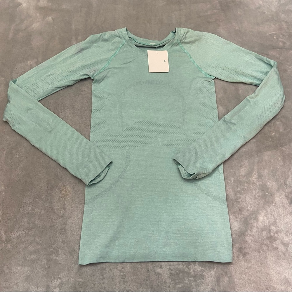 Lululemon long sleeve swiftly tech top